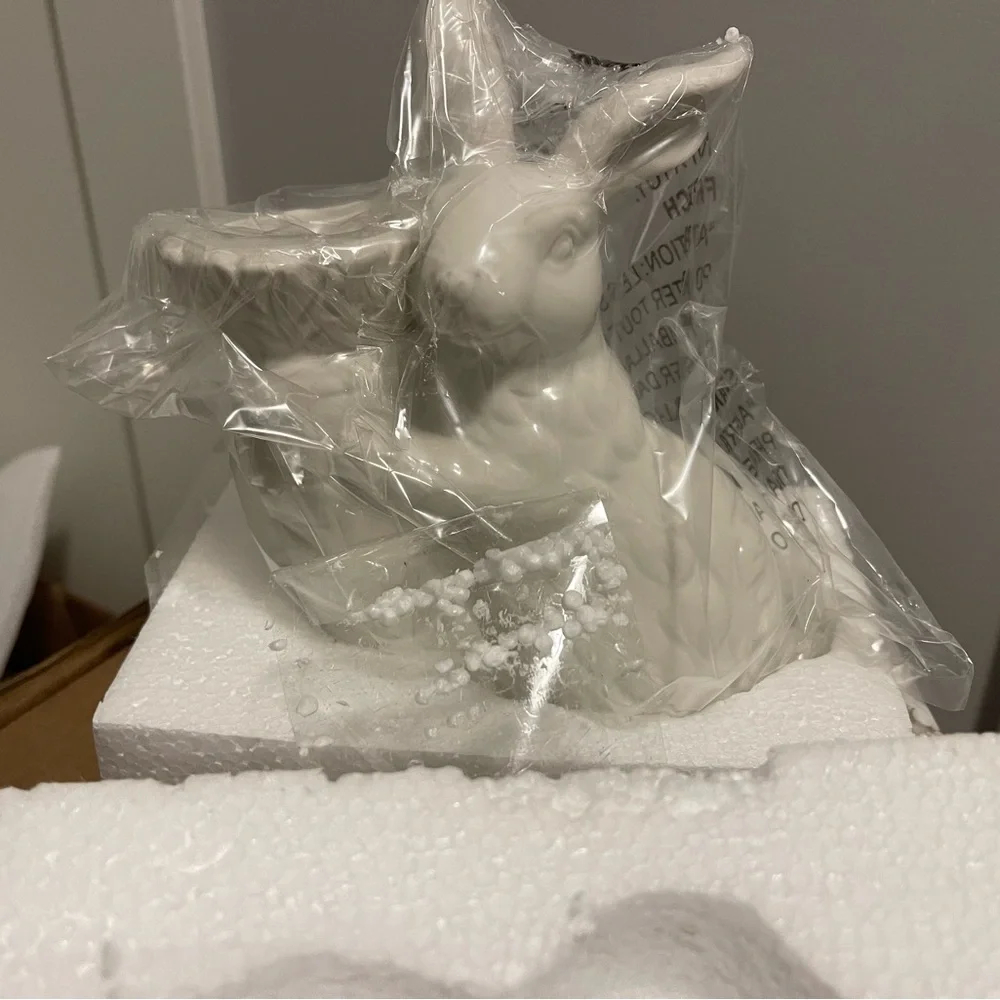 Pottery Barn Ceramic Garden Bunny Medium White NIB
